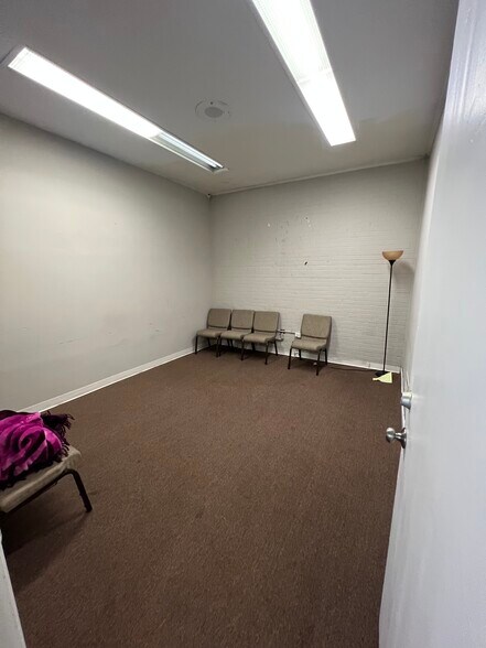 More Photos Of 1710 E Bessemer Ave, Greensboro Office For Lease