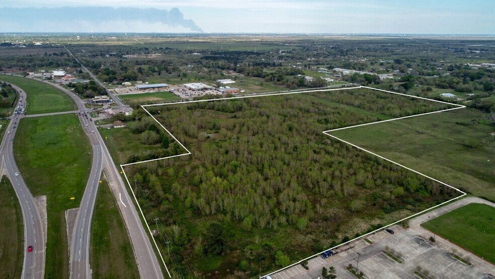 More Photos Of Southeast Corner of Highway 35 Bypass & F.M. 517, Alvin Land For Sale