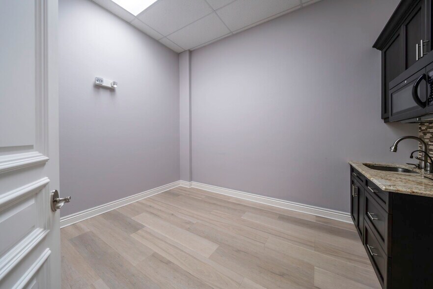 More Photos Of 24551 Production Cir, Bonita Springs Showroom For Lease