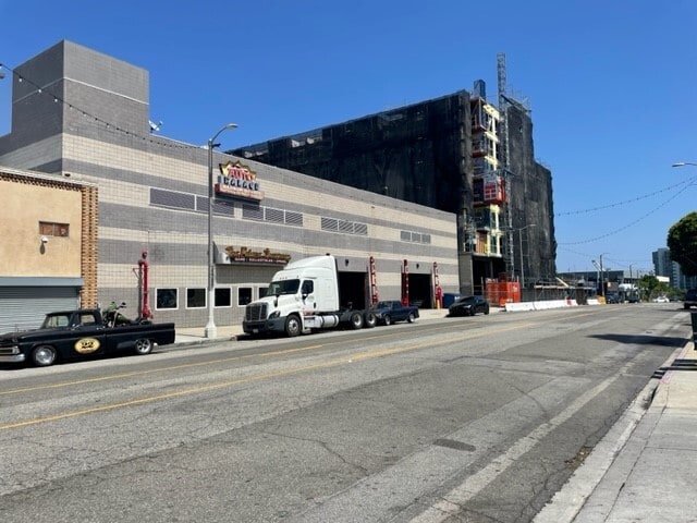 More Photos Of 460 W 5th St, San Pedro Parking Garage For Lease