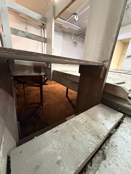 More Photos Of 923 Randolph Ave, Saint Paul Auto Repair For Sale