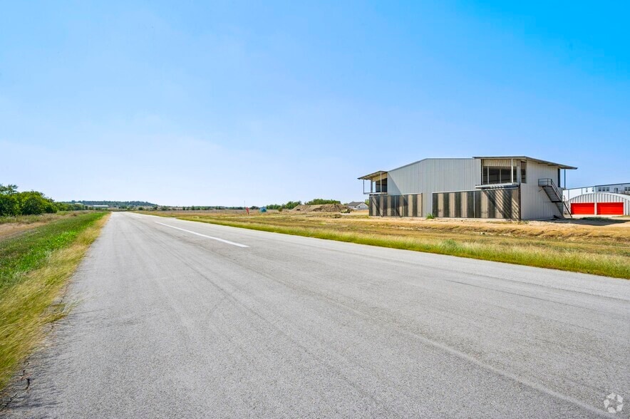 More Photos Of 15850 Salado Airport Rd, Salado Industrial For Sale