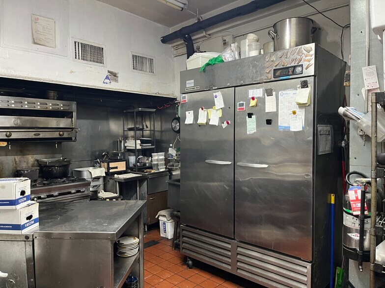 More Photos Of 566 Amsterdam Ave, New York Multifamily For Sale