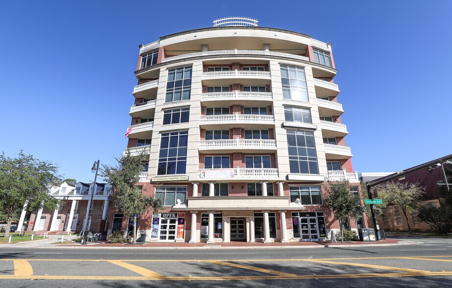 More Photos Of 1800 W University Ave, Gainesville Apartments For Lease