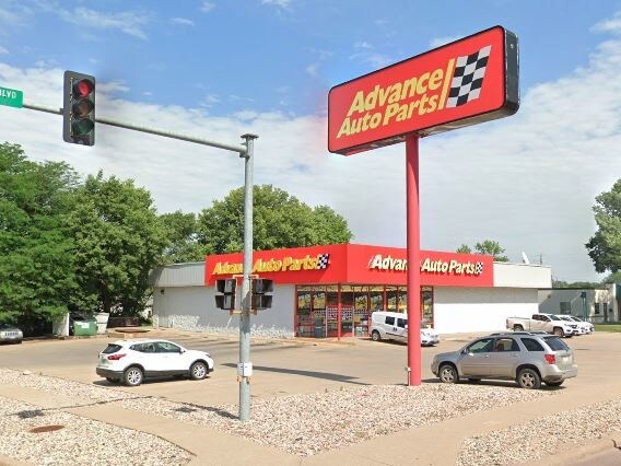 More Photos Of 2201 Hamilton Blvd, Sioux City Freestanding For Sale