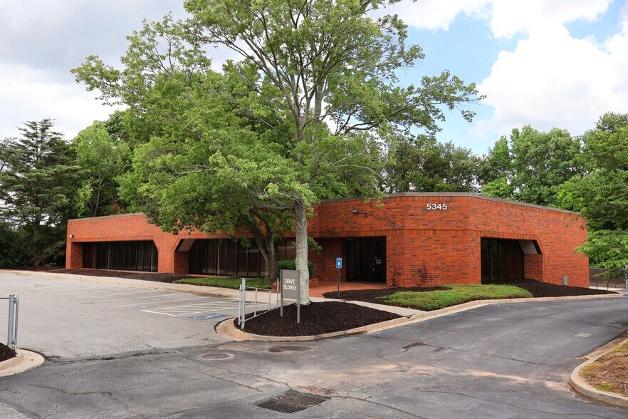 Primary Photo Of 5345 Oakbrook Pky, Norcross Industrial For Sale