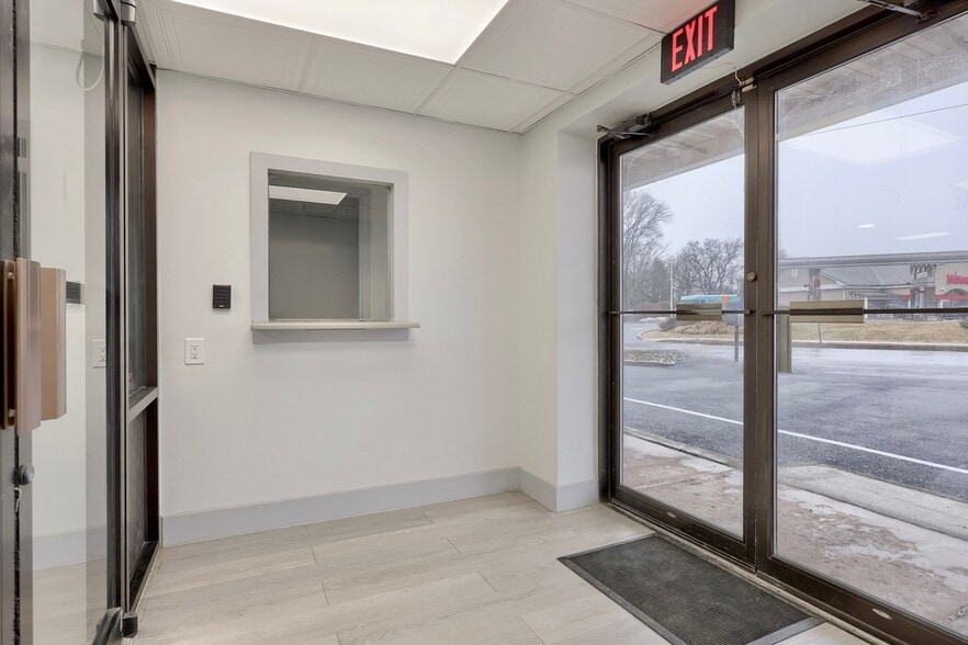 More Photos Of 2140 Lincoln Hwy E, Lancaster Hotel For Sale