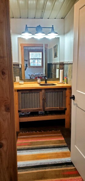 More Photos Of 702 E Schubert St, Fredericksburg Specialty For Sale