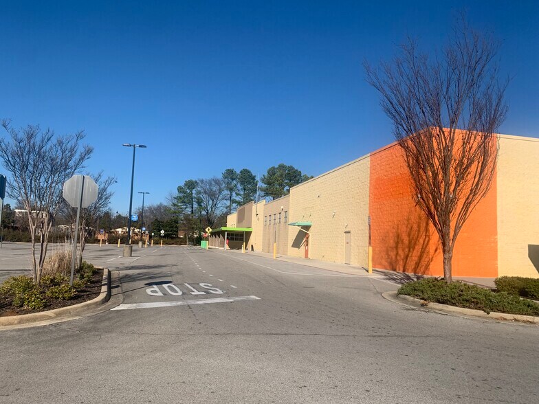 More Photos Of 4226 Oakwood Ave NW, Huntsville Supermarket For Lease