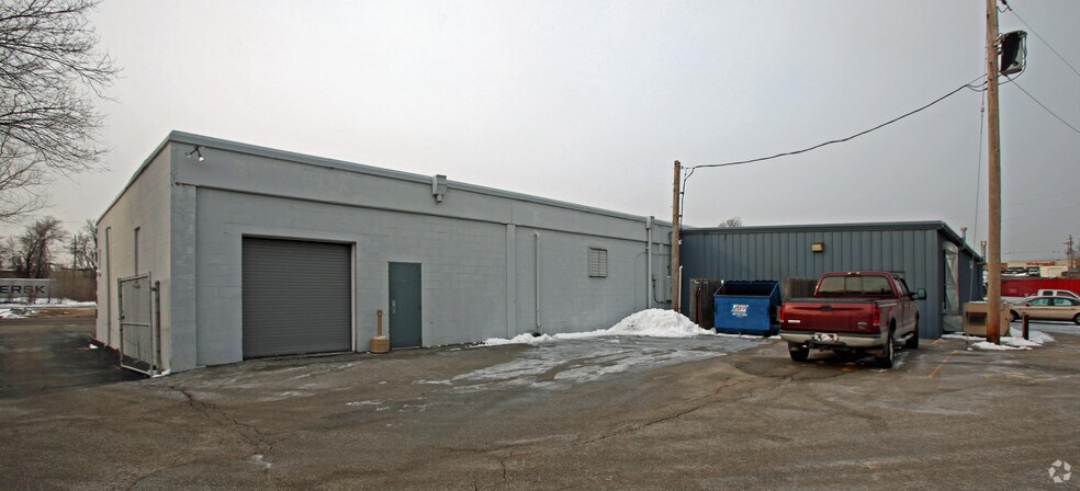 More Photos Of 10515 Liberty Ave, Overland Warehouse For Sale