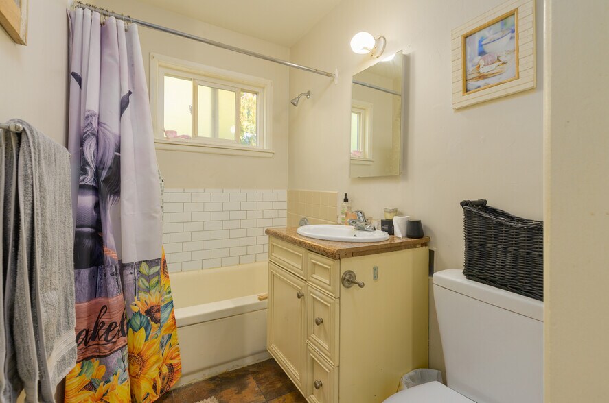 More Photos Of 9452 Fletcher St, Chilliwack Apartments For Sale