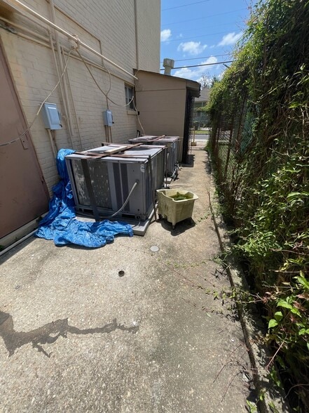 More Photos Of 2400 Delachaise St, New Orleans Specialty For Sale