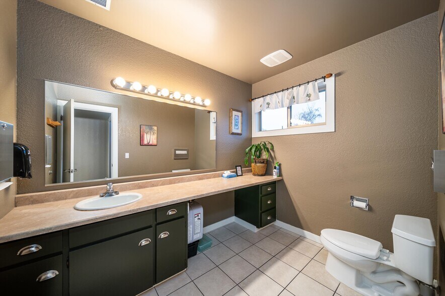 More Photos Of 1400 Broadway, Bellingham Office For Lease