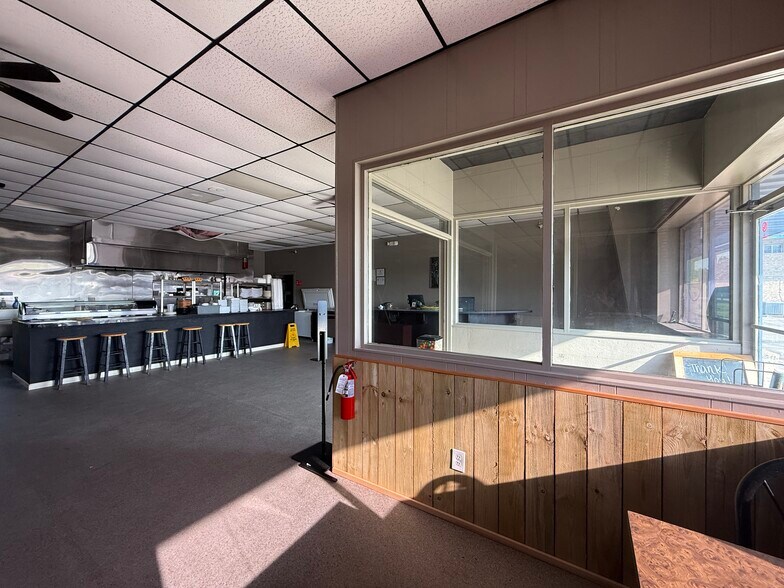 More Photos Of 46328 Interstate 10, Winnie Restaurant For Sale