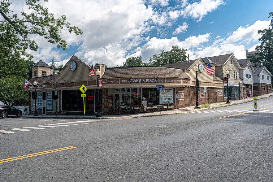 More Photos Of 1-7 Pt Barnum Sq, Bethel Restaurant For Lease