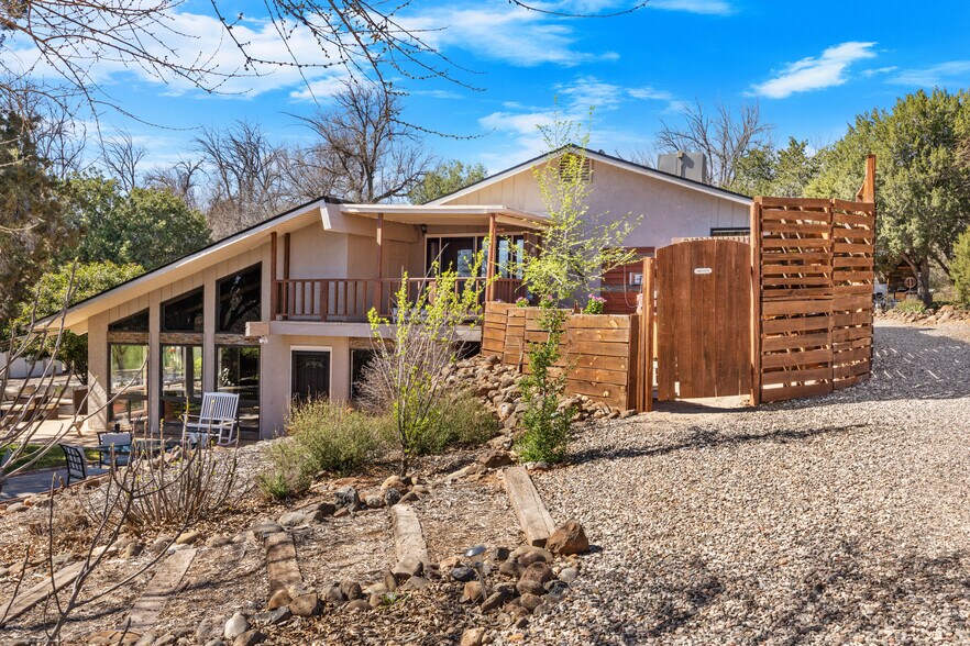 More Photos Of 10580 E Swinging Bridge Ln, Cornville Specialty For Sale