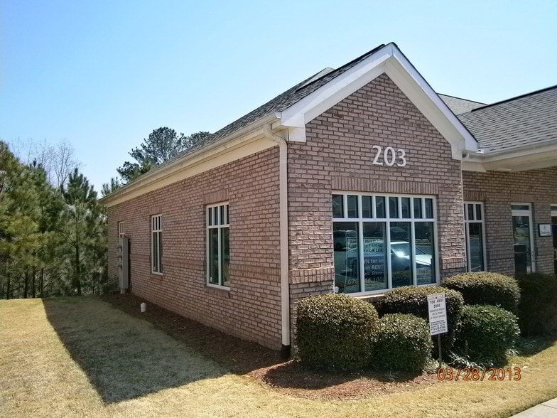 More Photos Of 203 Oakside Ln, Canton Medical For Sale