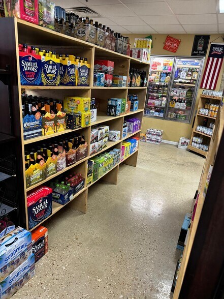 More Photos Of 200 E 6th St, Rolla General Retail For Sale