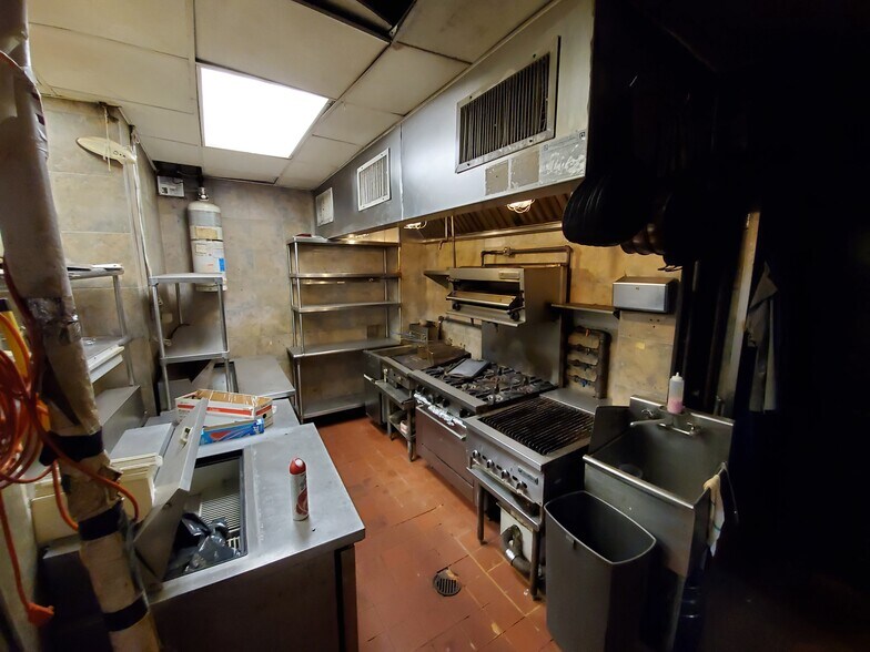 More Photos Of 124 4th Ave, New York Apartments For Lease