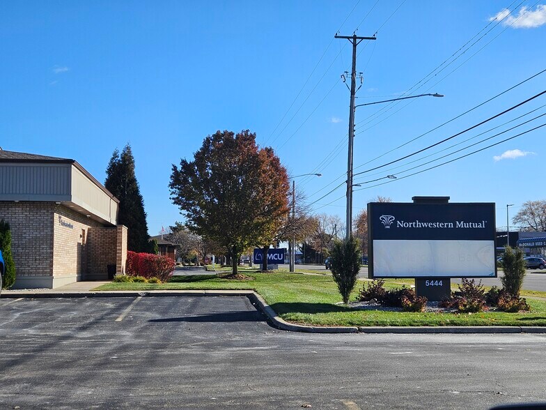 More Photos Of 5444 State St, Saginaw Office For Lease
