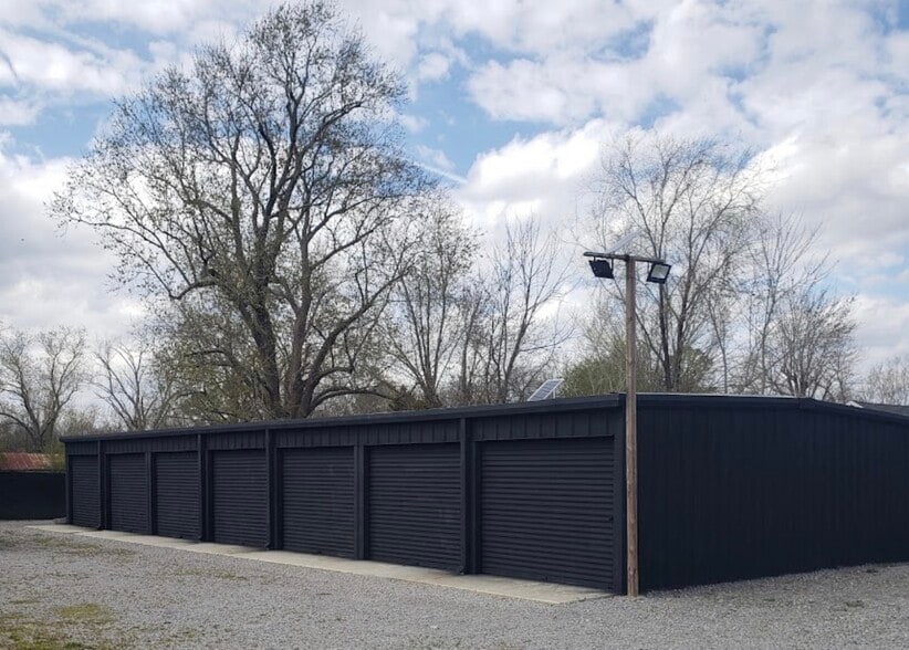 More Photos Of 405 Riverview Dr, Shelbyville Industrial For Sale