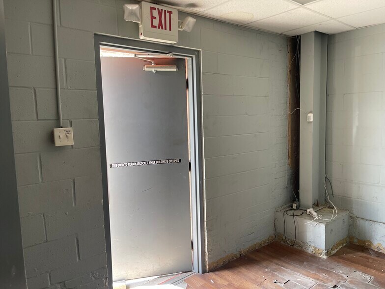 More Photos Of 7207 Navigation Blvd, Houston Flex For Sale