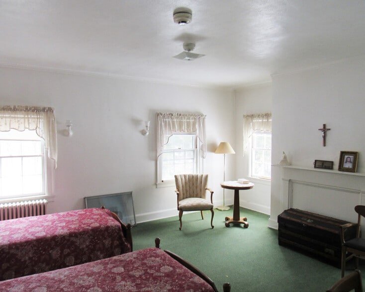 More Photos Of 29 Colton St, Farmington Religious Facility For Sale
