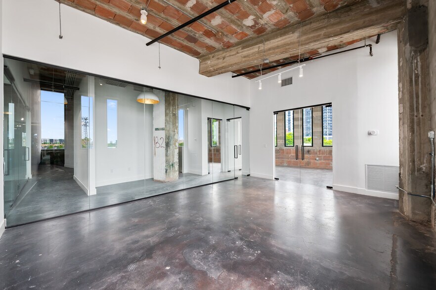 More Photos Of 1900 NE Miami Ct, Miami Office For Lease