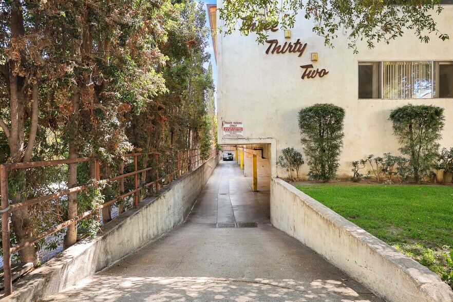 More Photos Of 332 Riverdale Dr, Glendale Apartments For Sale