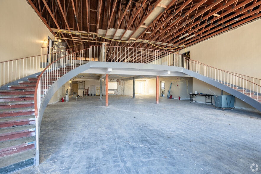 More Photos Of 950 J Clyde Morris Blvd, Newport News Hotel For Sale