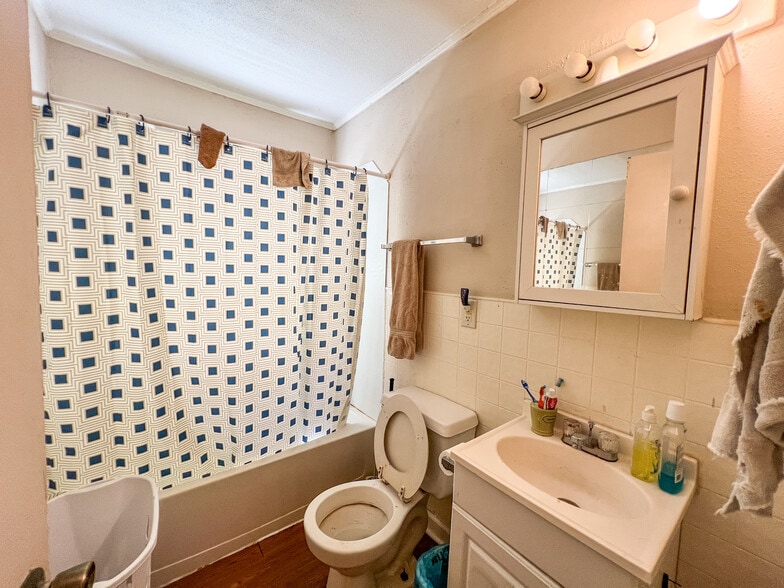 More Photos Of 144 Nottingham Dr, Forest City Apartments For Sale