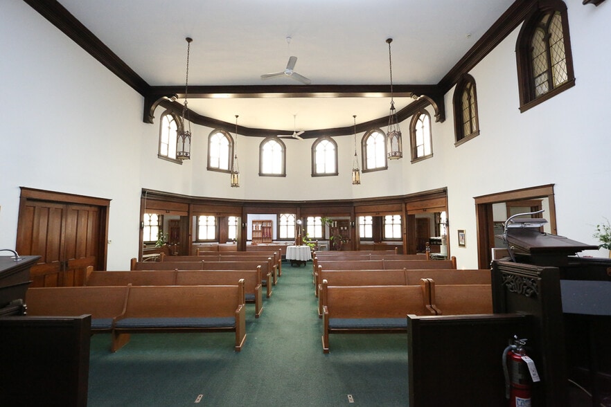 More Photos Of 1205 Elm St, Youngstown Religious Facility For Sale