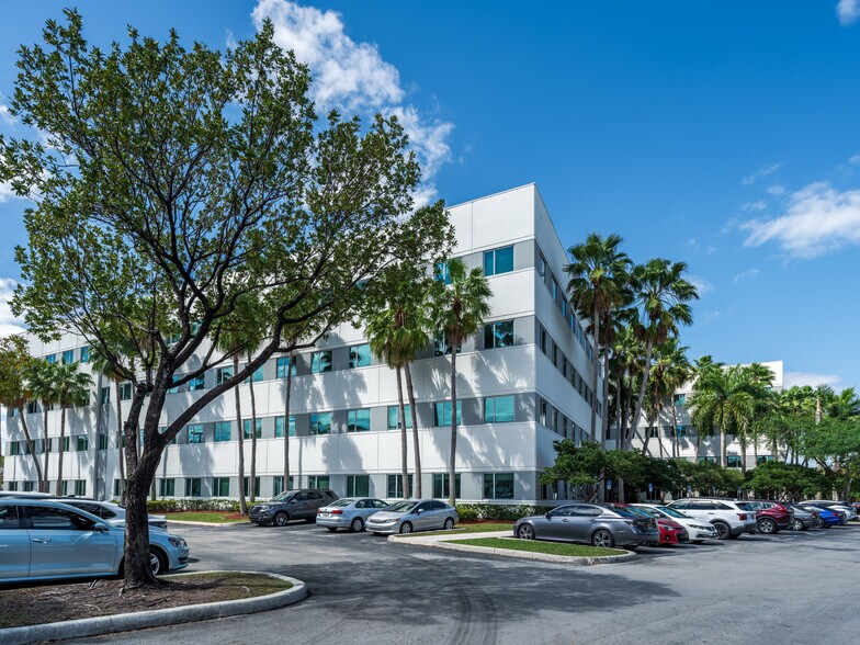 More Photos Of 8200 NW 33rd St, Doral Office For Lease