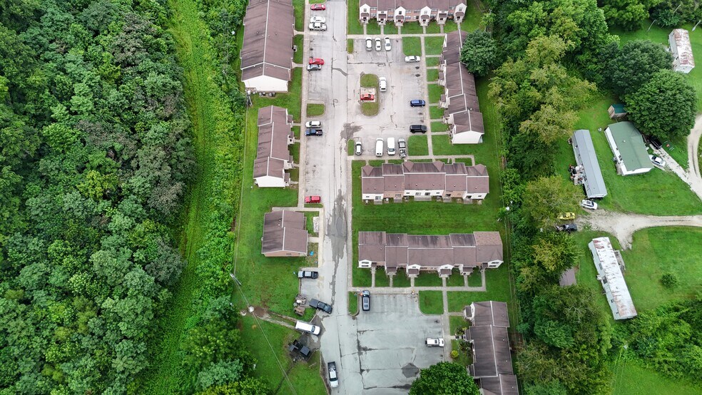 More Photos Of 77 Quail Holw, Inez Apartments For Sale