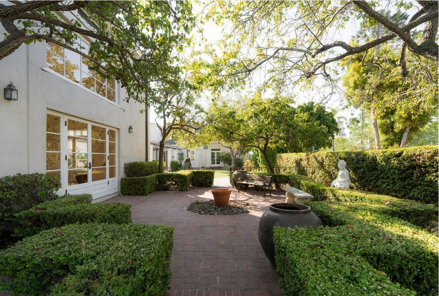 More Photos Of 1600 Santa Barbara St, Santa Barbara Office For Sale