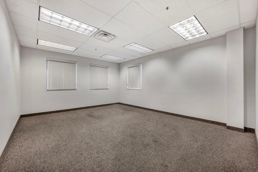 More Photos Of 5900 Pennsylvania Ave, Maple Heights Distribution For Lease