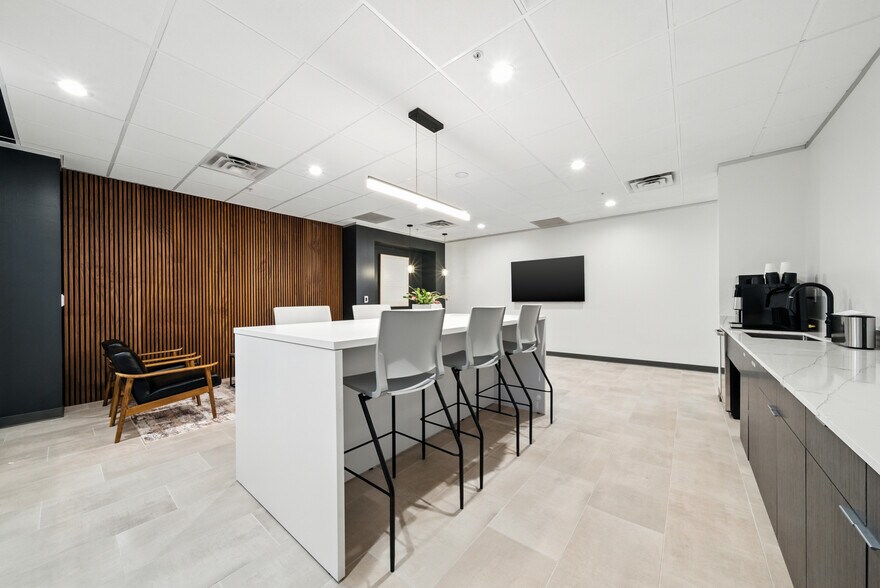 More Photos Of 115 S Wild Basin Rd, Austin Office For Lease