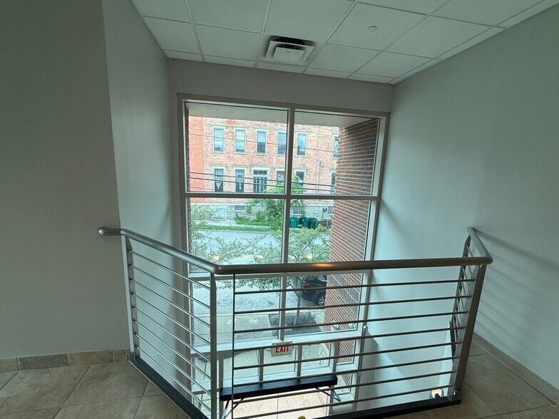 More Photos Of 260 E University Ave, Cincinnati Medical For Sale