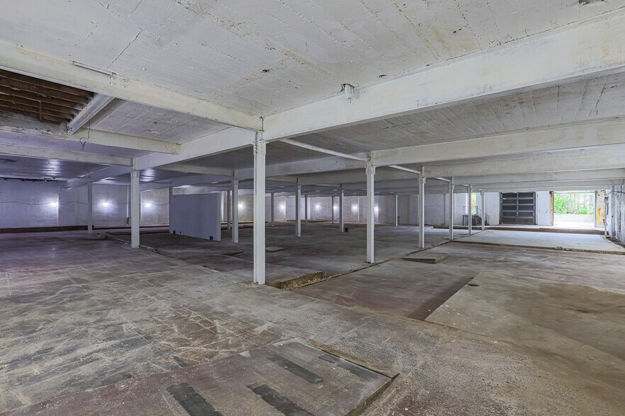 More Photos Of 6809 Belair Rd, Baltimore Freestanding For Lease