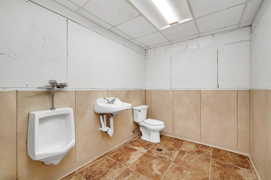 More Photos Of 516-518 Depot St, Mazon Storefront Retail Residential For Sale