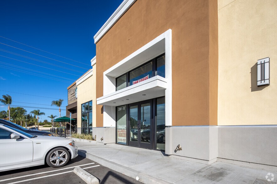 2301 N Tustin Ave, Santa Ana, CA 92705 Retail For Lease