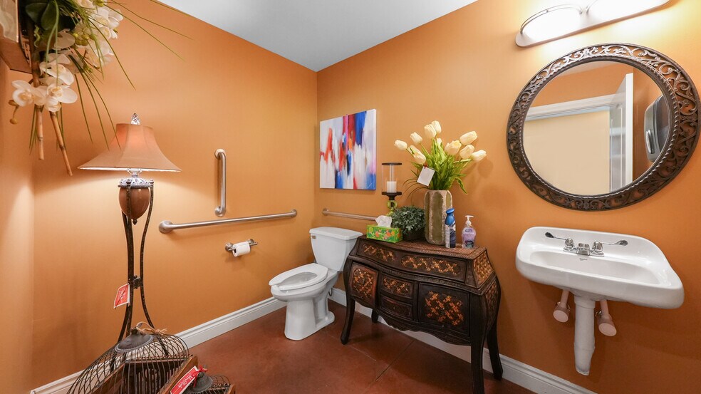 More Photos Of 2265 Bagnell Dam Blvd, Lake Ozark Office For Sale