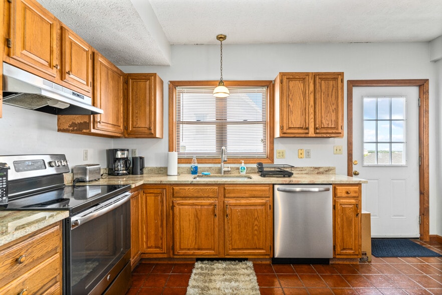 More Photos Of 60 Mile Rd, Wells Restaurant For Sale