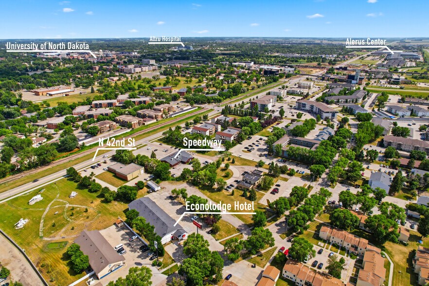 More Photos Of 900 N 43rd St, Grand Forks Hotel For Sale