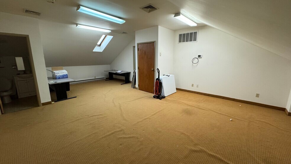 More Photos Of 1850 Friedensville Rd, Bethlehem Office For Lease