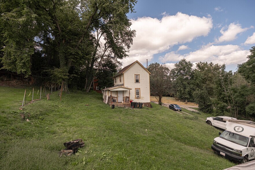 More Photos Of 1116 Oneil Blvd, McKeesport Multifamily For Sale