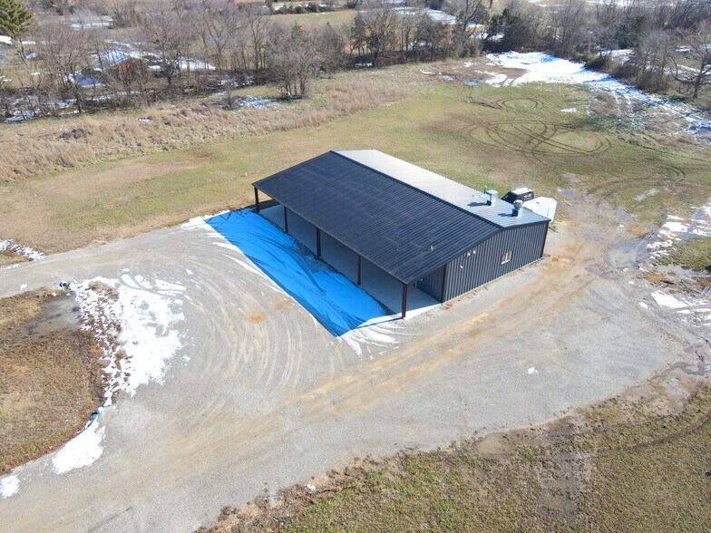 More Photos Of 311 9th st, Green Forest Flex For Sale