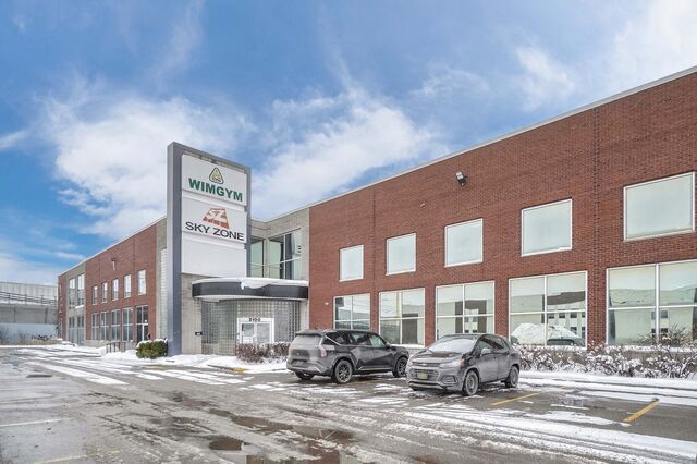 More Photos Of 2090-2198 Rt Transcanadienne, Dorval Warehouse For Lease