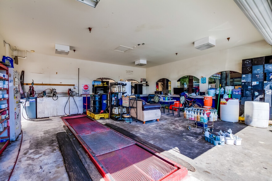 More Photos Of 3706 Highland Ave, Highland Carwash For Sale