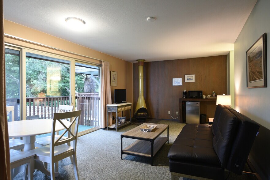 More Photos Of 4651 SR 109, Moclips Hotel For Sale